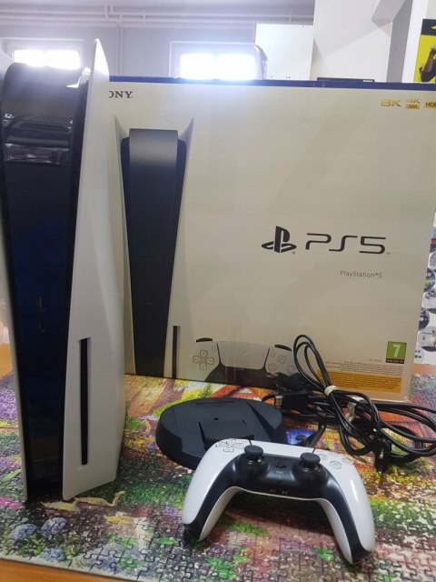 Konsola Sony PlayStation 5 825GB PS5 z napędem