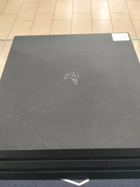 Konsola Sony PlayStation 4 Pro czarna + Kontroler